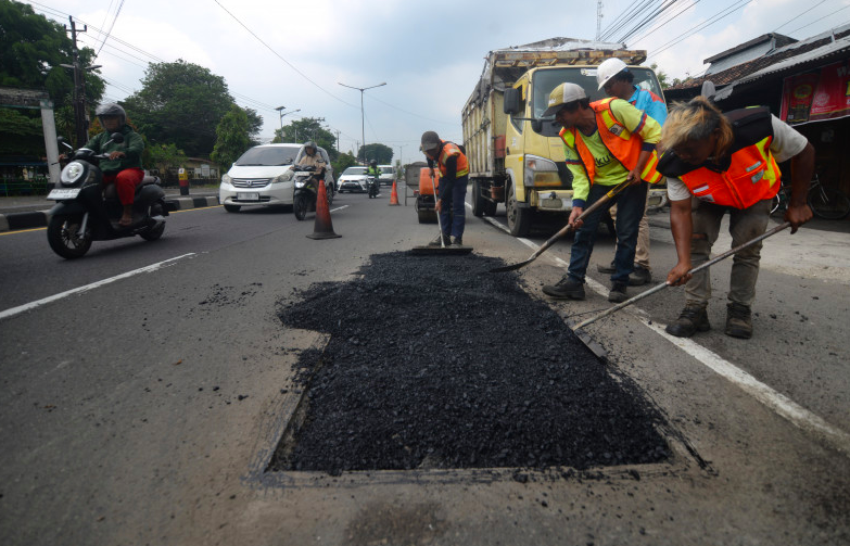 AHY Claims 93.5% of National Roads Fit for Use During Eid 2026 Exodus