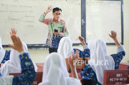 Cianjur District Government Overpays Teacher Allowances; 1,500 Teachers Ordered to Return Supplementary Funds