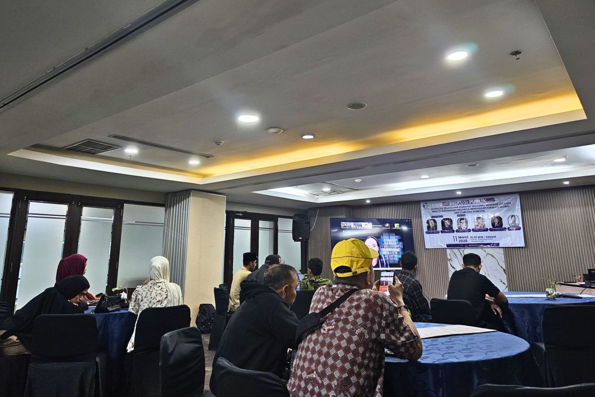 Academics warn that strengthening defence sector must remain within democratic framework