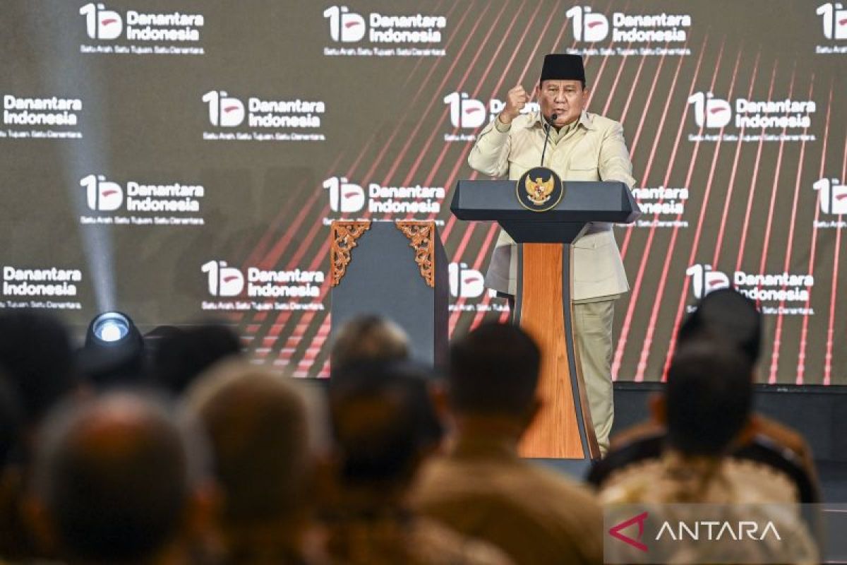 Prabowo states Indonesia can produce fuel from maize and sugarcane