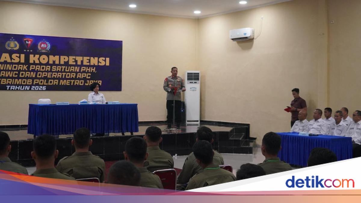 Brimob Metro Police Conduct Certification to Enhance Riot Control Expertise