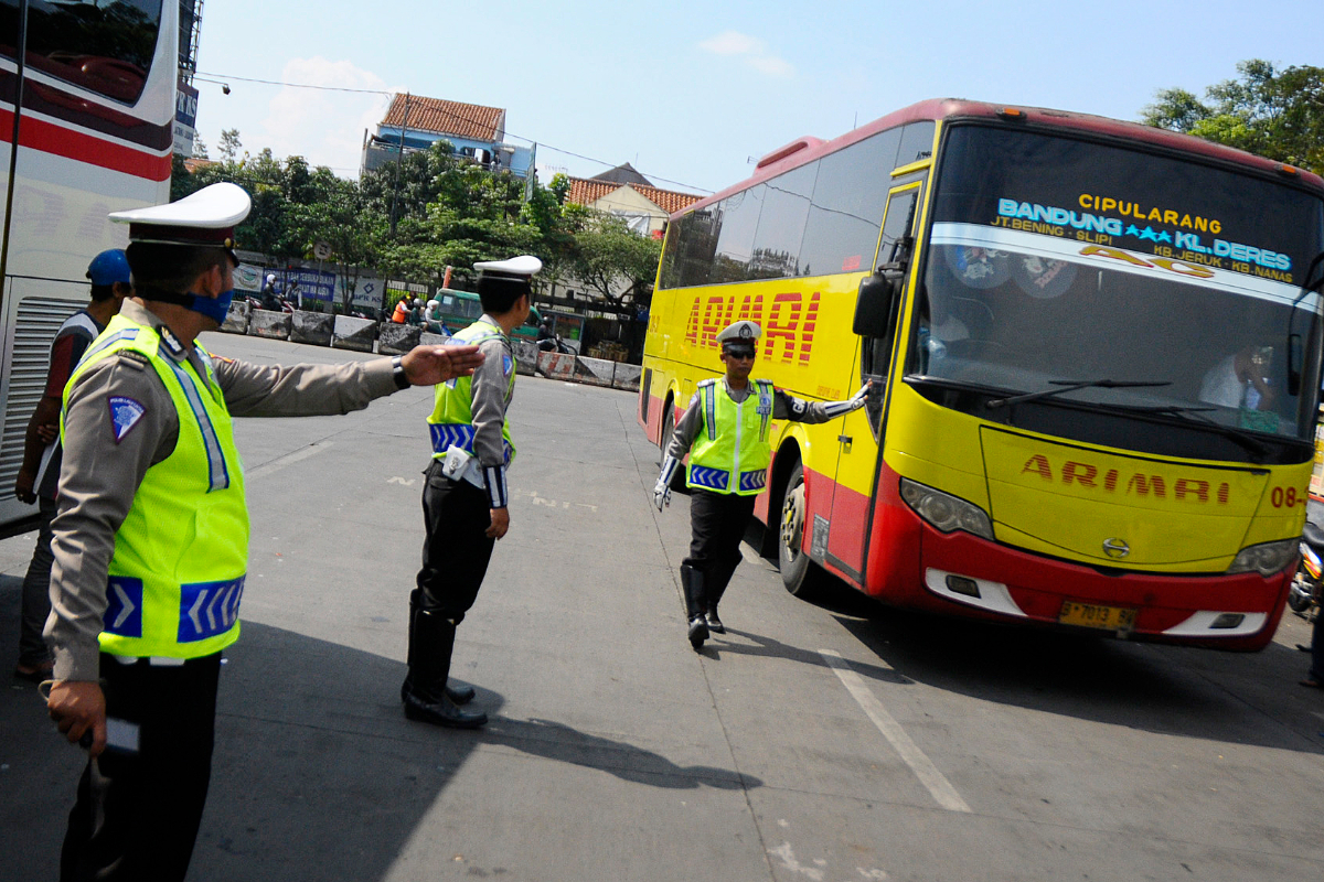 West Java Police Establish Special Hotline for Homecoming Travellers to Protect Against Extortion in Tourist Areas