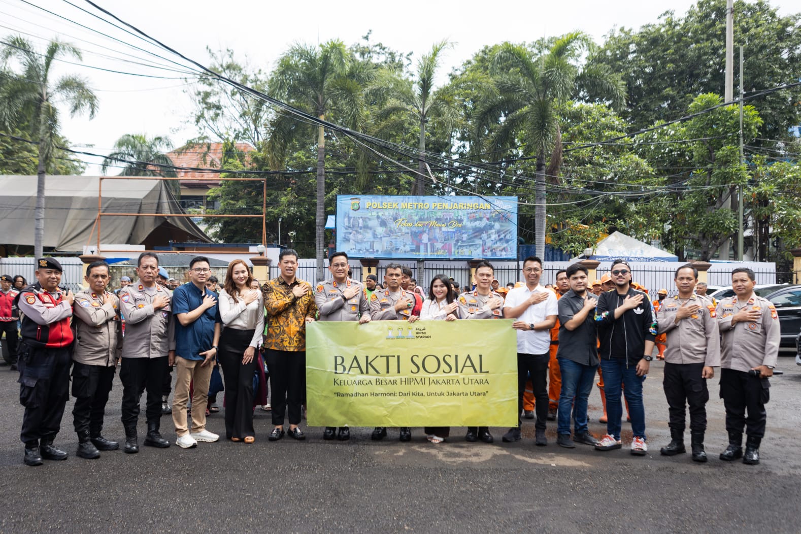 Strengthening Synergy Between Entrepreneurs and National Police through Community Service at Penjaringan Metro Police Station
