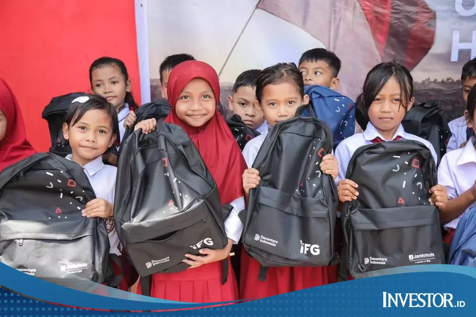 IFG Distributes 4,000 School Packages in North Sulawesi and Gorontalo as Educational Support Initiative