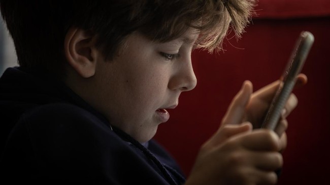 Minister of Women and Child Protection Proposes Local Wisdom Games as Alternative to Social Media for Children