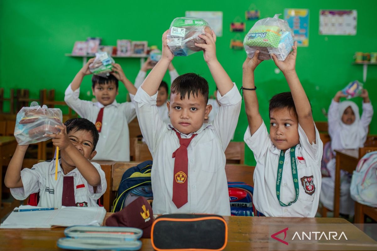 1,512 Free Nutritious Meal Programme Service Units Temporarily Halted as UI Examines MBG Impact