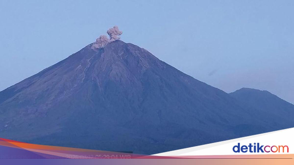 Mount Semeru Erupts Four Times, Eruption Column Reaches 600 Metres