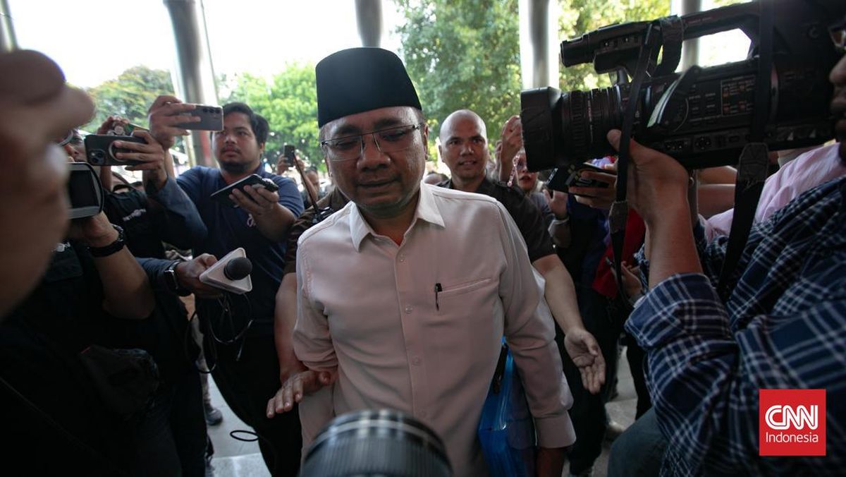 Former Religious Affairs Minister Yaqut Cholil's Lawyer Confirms Attendance at KPK Questioning