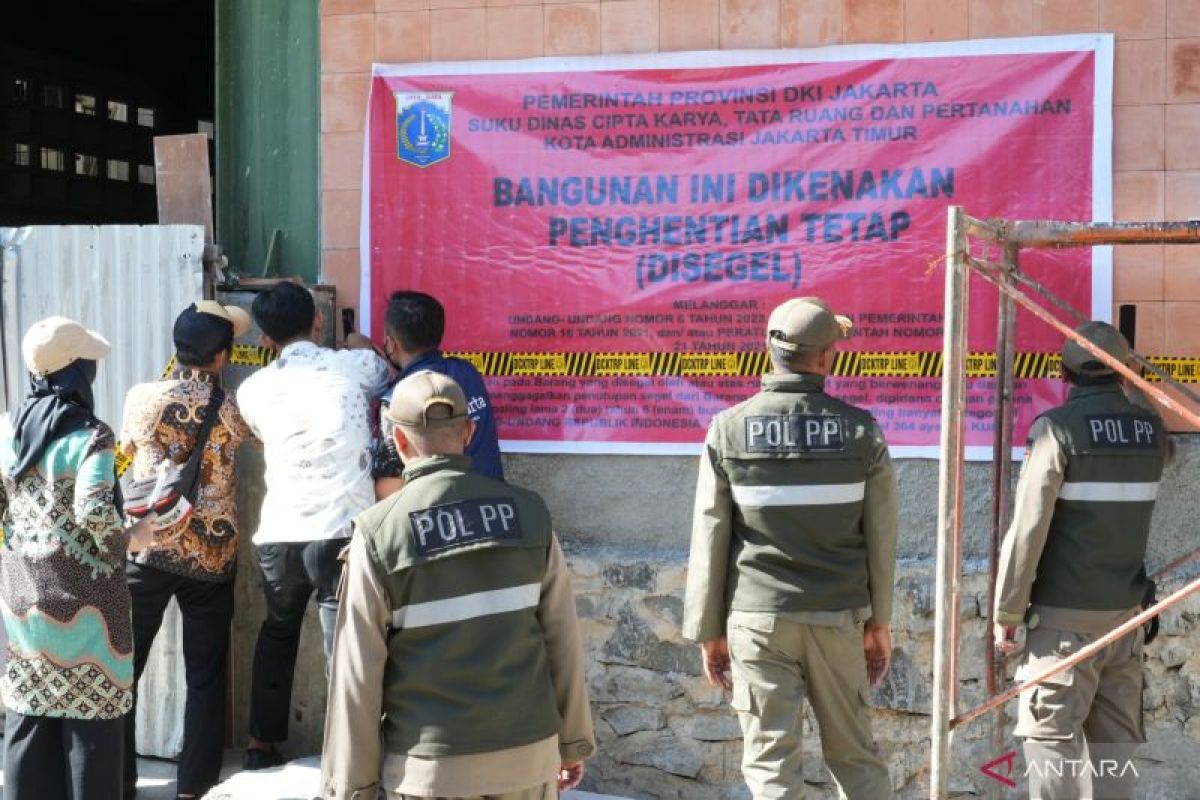 East Jakarta municipality discovers 27 unlicensed padel courts