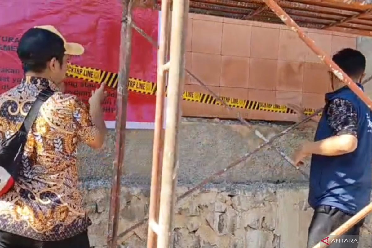 East Jakarta Administration Seals Padel Court Operating Under Lodging House Permit