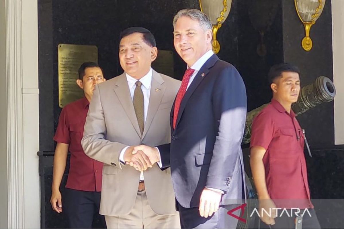 Indonesia's Defence Minister receives Australian Deputy Prime Minister