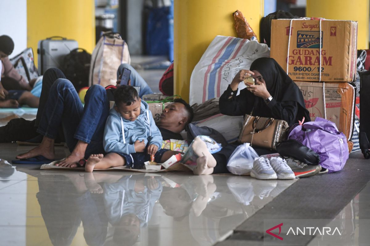 Pelni predicts Eid-al-Fitr travel peak at Tanjung Priok Port on H-3