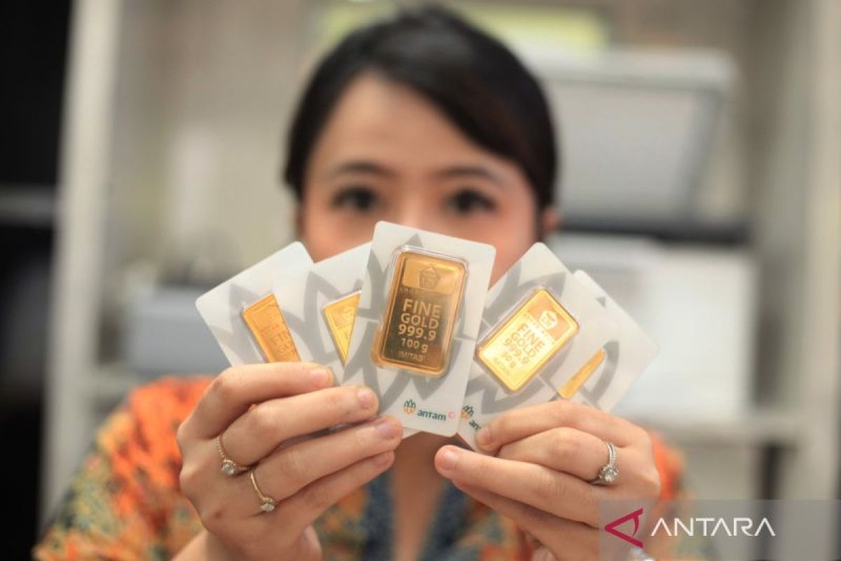 Antam gold price falls slightly to Rp3,042,000 per gram on Thursday