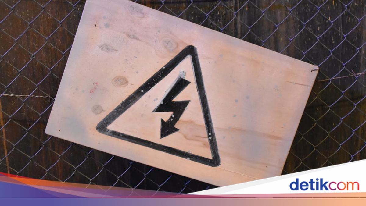 Man in Dompu Electrocuted to Death While Bathing