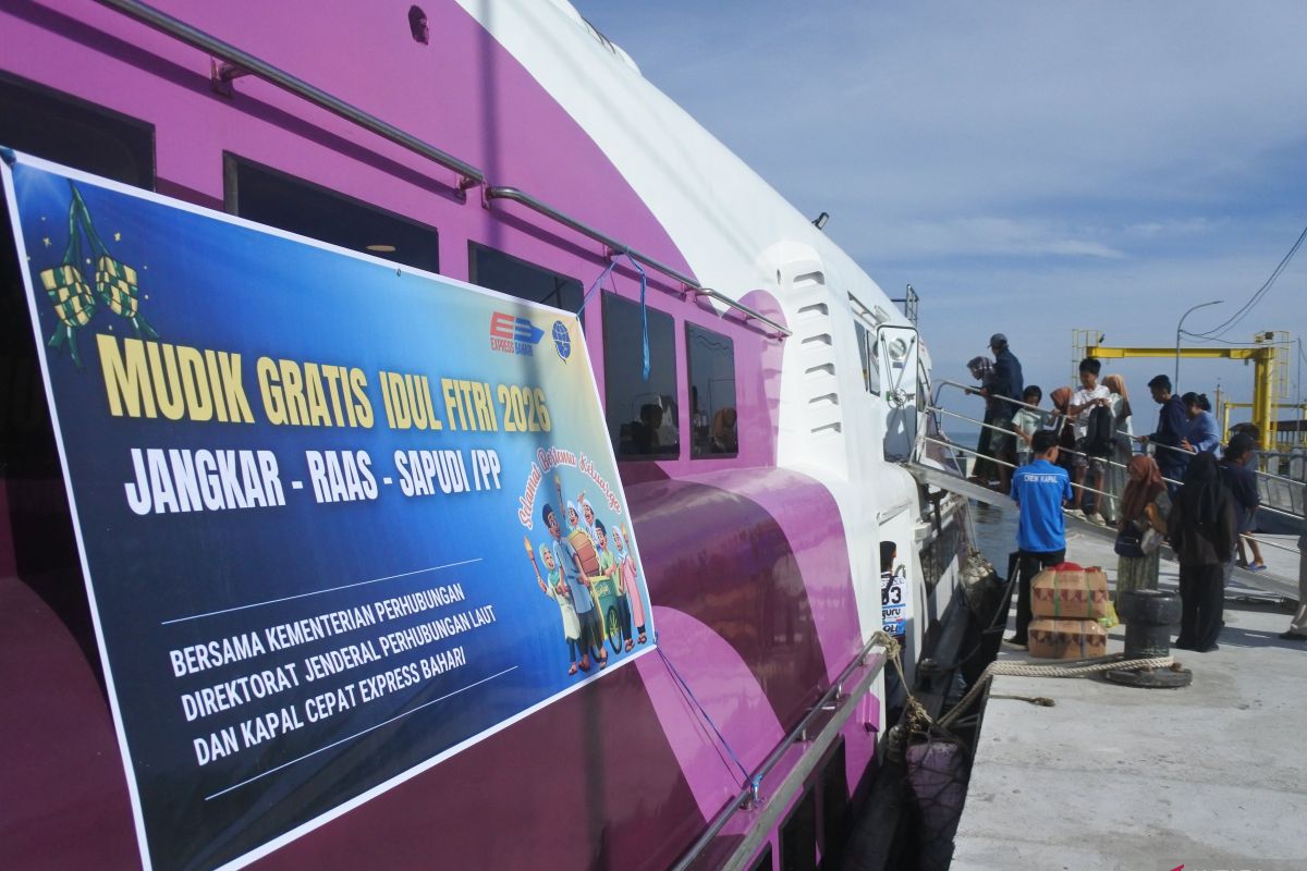 Free express ferry service for homecoming travel in Situbondo