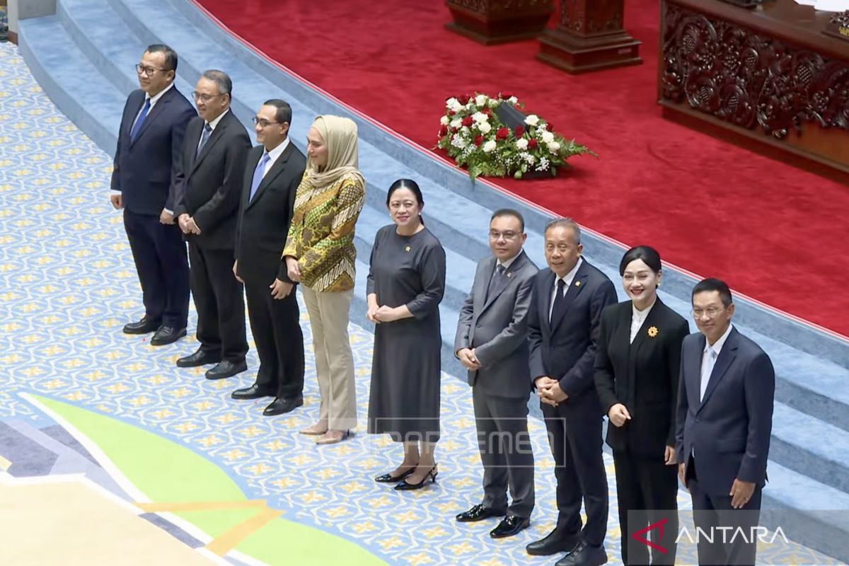 Parliament approves five OJK financial services authority commissioners for 2026-2031