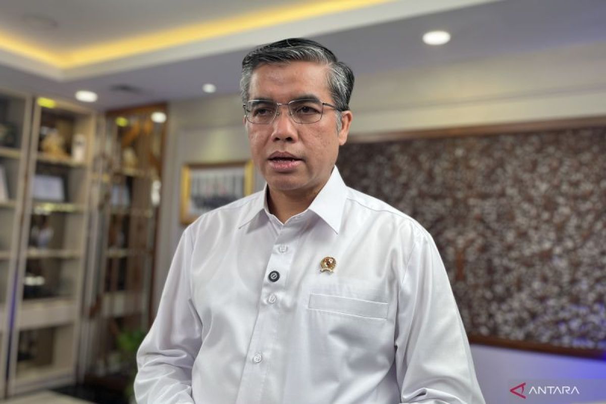 Labour Minister urges industries to comply with festive allowance provisions