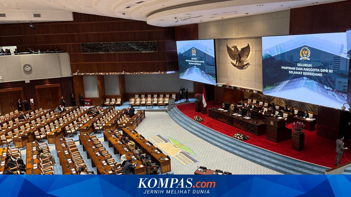 Parliament Approves Five OJK Commissioners; Friderica Widyasari Appointed Chair