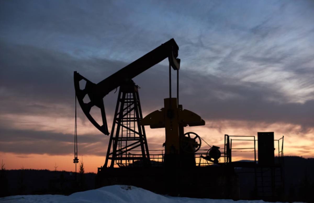 Global Oil Prices Breach US$100 Per Barrel Despite Emergency Reserves Release