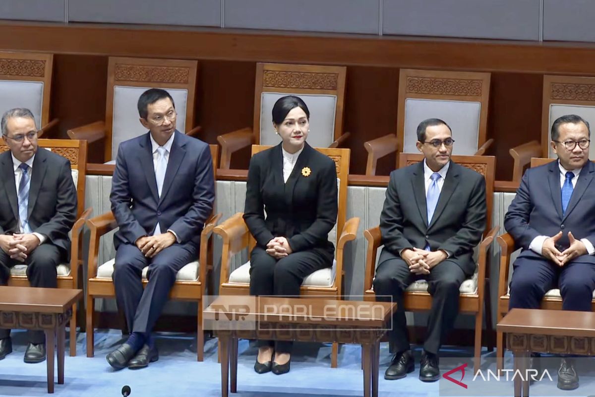 DPR Chair Hopes OJK Board of Commissioners Will Fulfill Mandate with Integrity