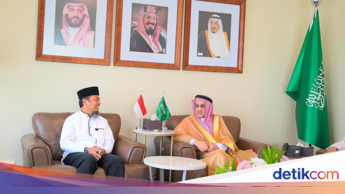 South Sulawesi Governor Meets Saudi Ambassador, Hopes Middle East Conflict Ends