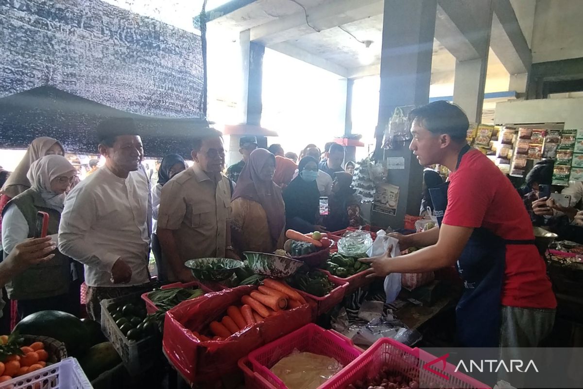 Trade Minister: Essential commodity prices in Kudus remain under control