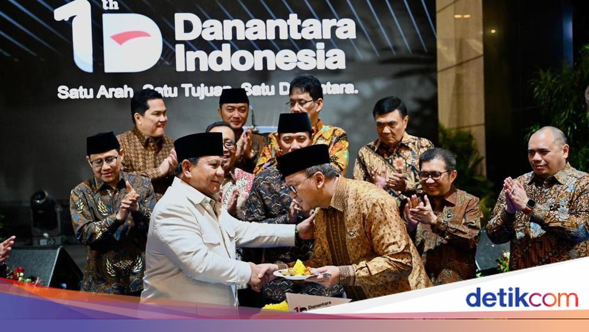 One Year of Danantara: TelkomGroup Distributes 2,500 School Supplies Packages in North Kalimantan