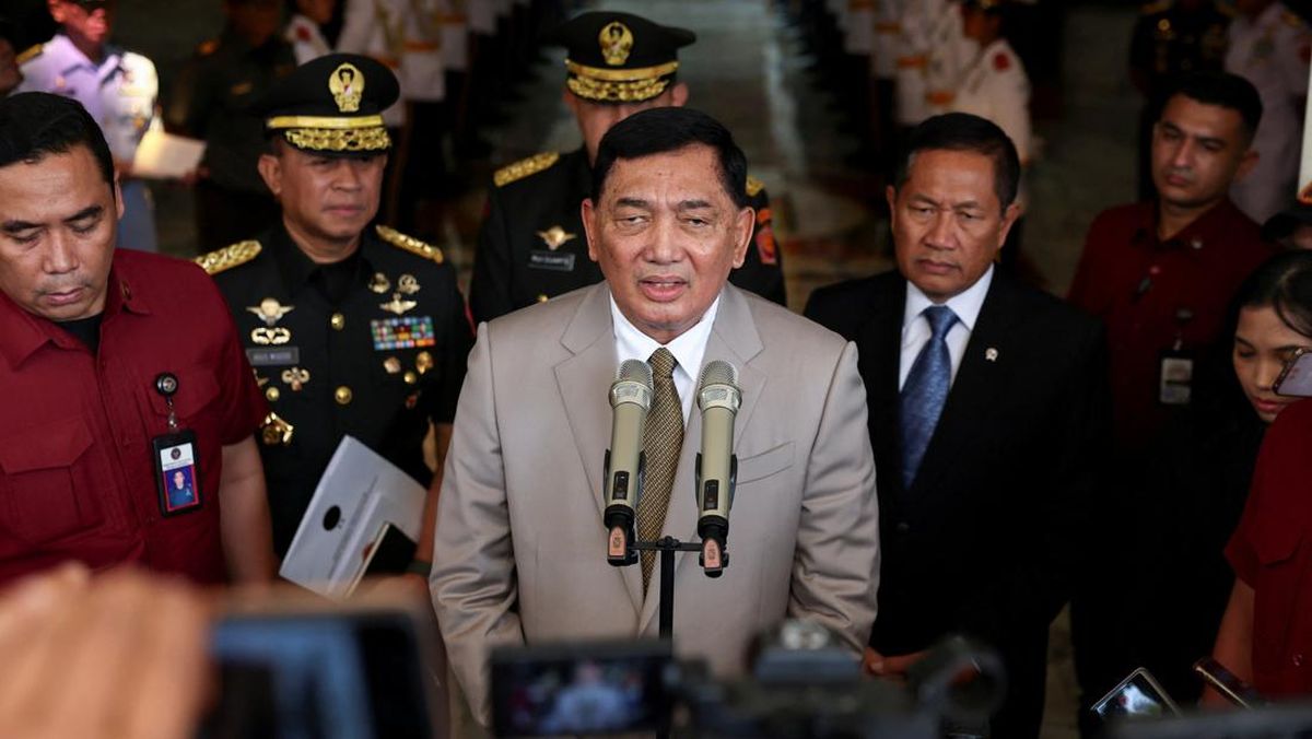 Defence Minister Announces Garibaldi Aircraft Carrier Will Arrive in Indonesia This Year