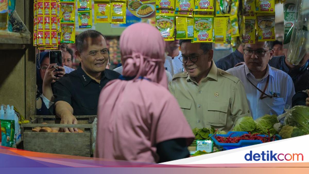 Ensure Price and Stock of Basic Commodities Secure, Ahmad Luthfi Monitors Market with Trade Minister