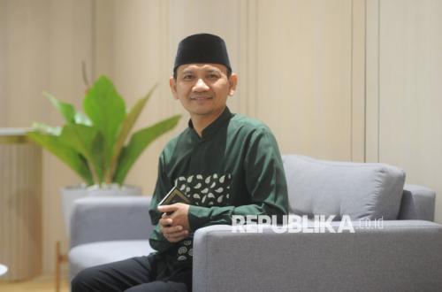 Can Amil Receive a Larger Portion of Zakat Funds Than Other Asnaf Such as the Poor?