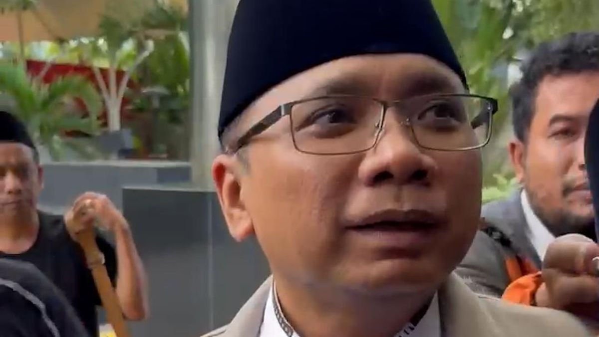 Former Religious Affairs Minister Yaqut Arrives at Anti-Corruption Commission for Further Questioning in Hajj Case