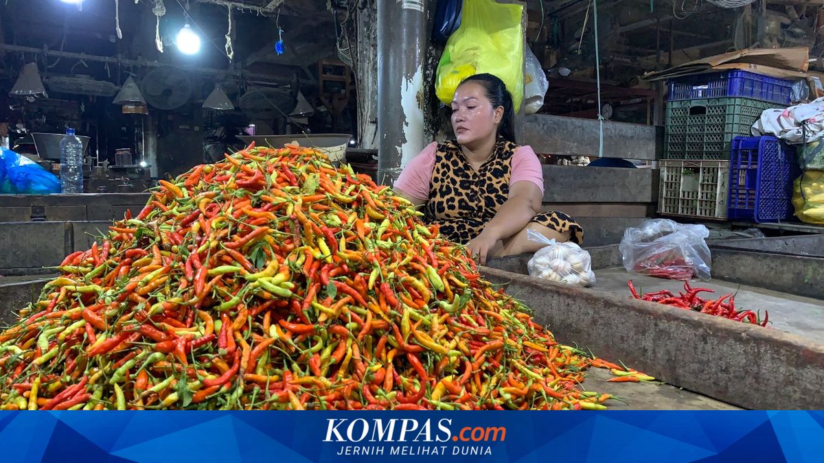 Bird's Eye Chilli Prices Surge to Rp 95,000 as Surabaya Market Traders Lament Thin Crowds During Ramadhan
