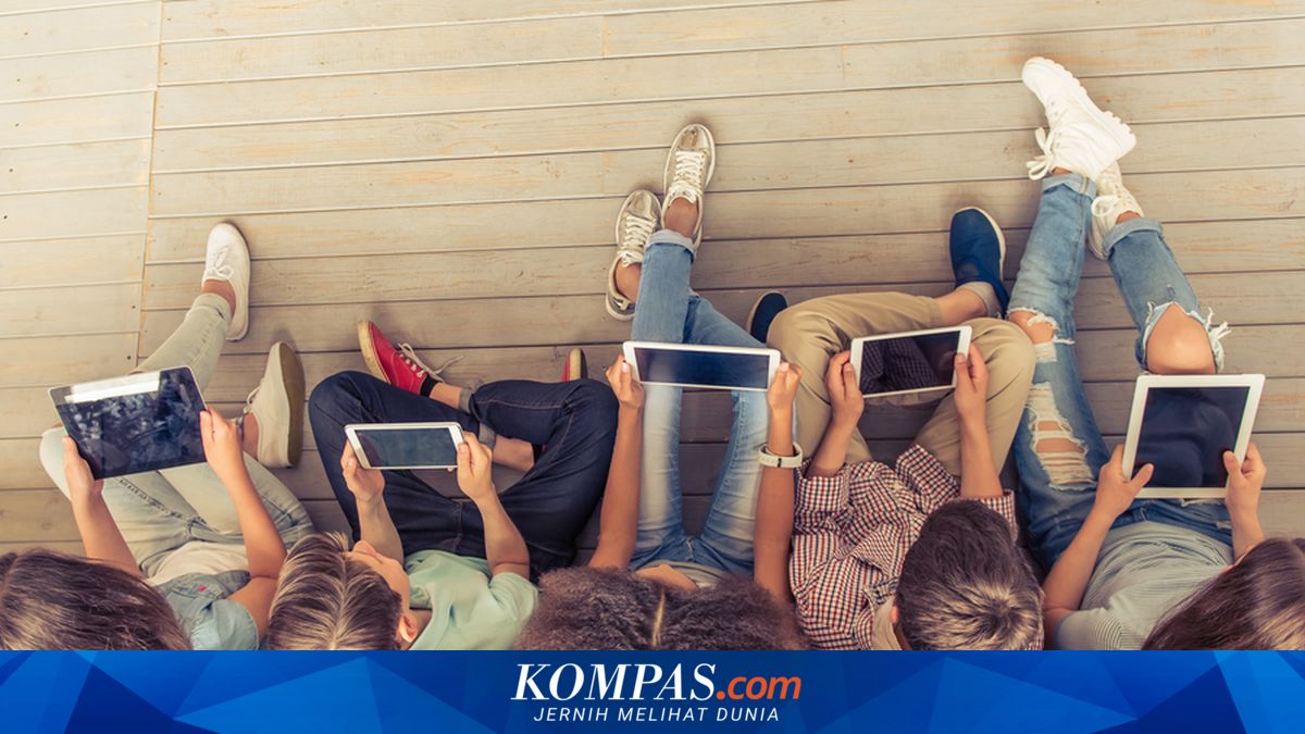 Psychologist Reveals Impact of Social Media on Teenagers, from Anxiety to Cyberbullying