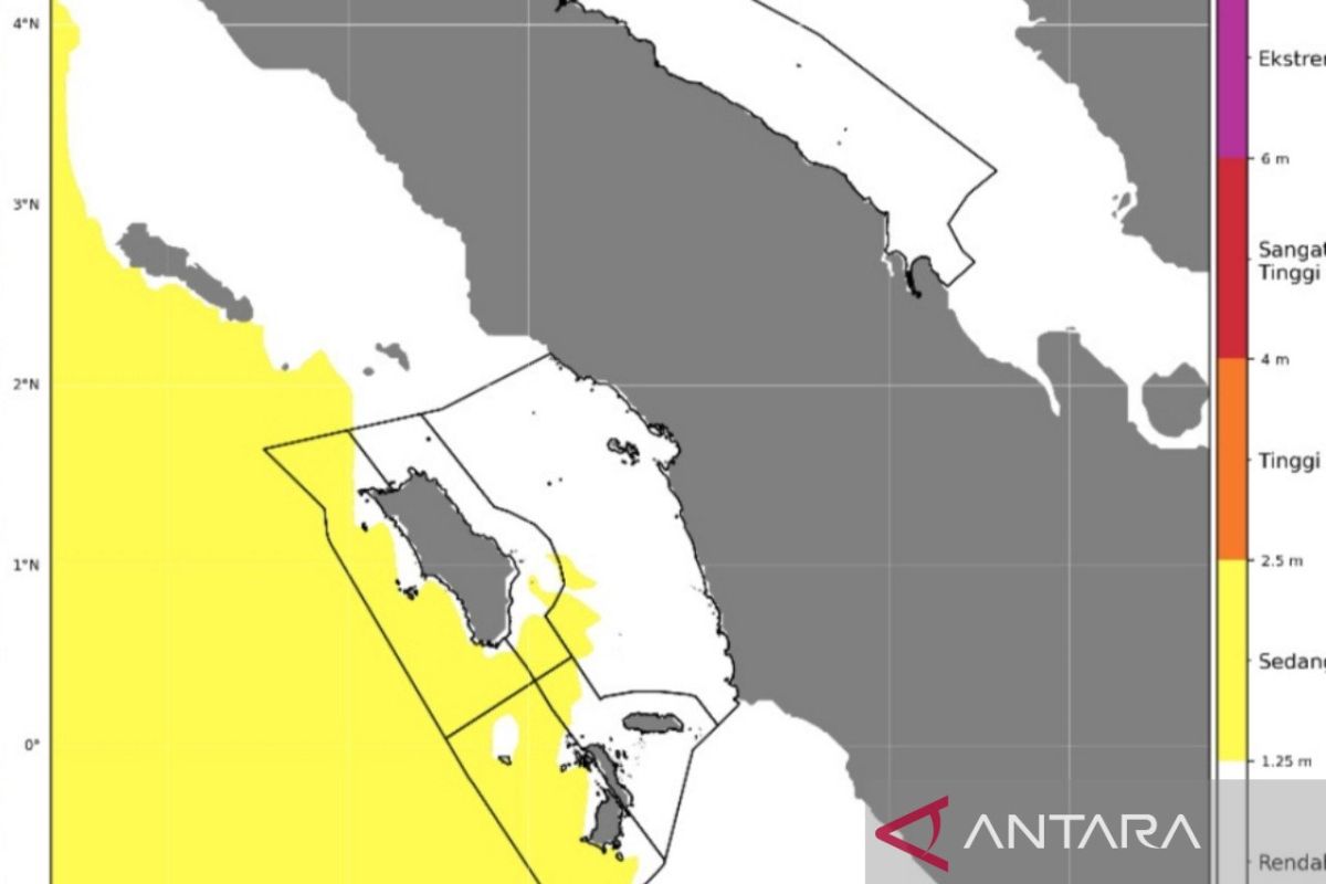 Indonesian Meteorological Agency warns fishermen of high waves in North Sumatra waters