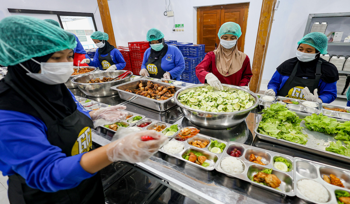 717 Free Nutritious Meal Programme Kitchens Yet to Register Hygiene Certificates; BGN Prepares Suspension Sanctions