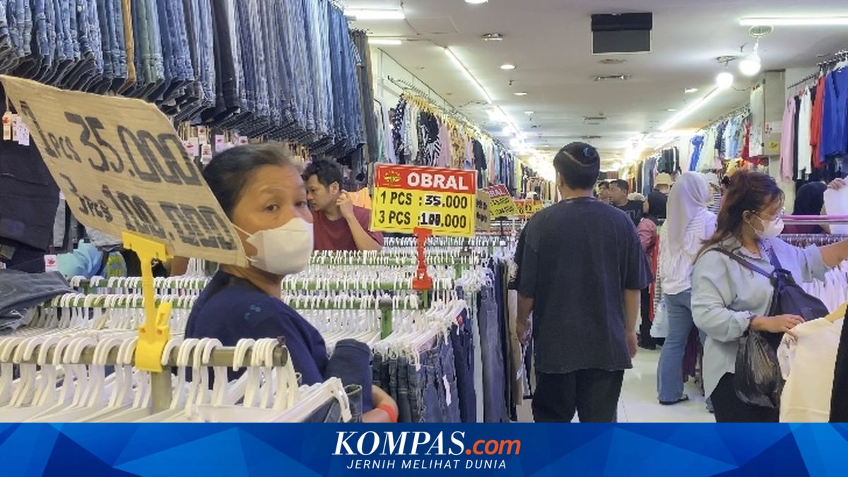 Approaching Lebaran, Thrift Traders at Pasar Senen Can Earn Rp 3 Million Daily