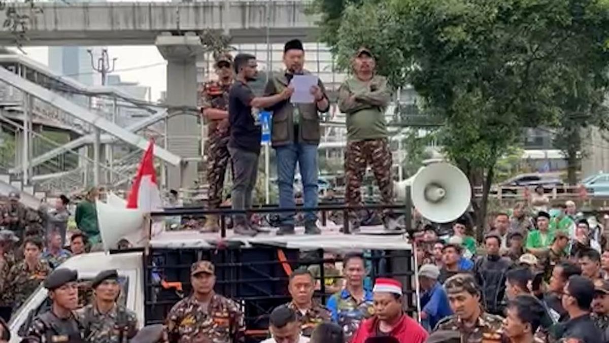 Banser Members Storm KPK Building During Yaqut's Questioning