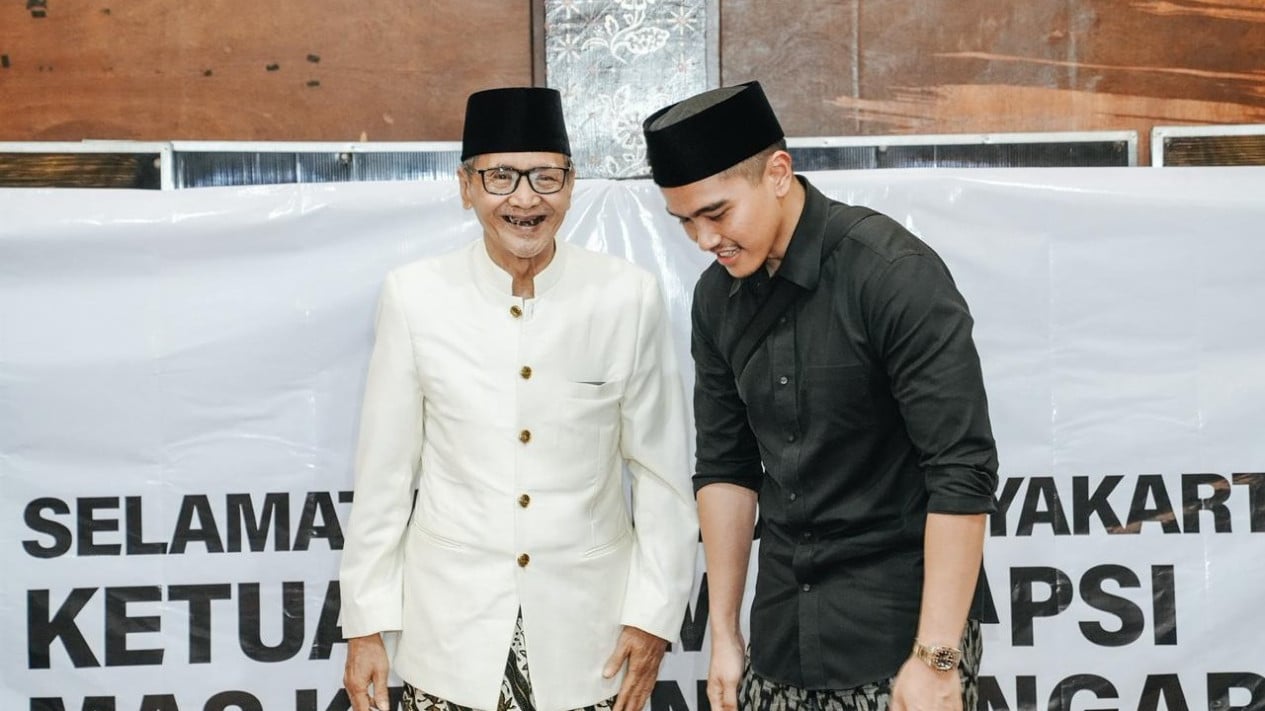 Kaesang Meets KH Yasin Nawawi at An-Nur Islamic Boarding School in Bantul