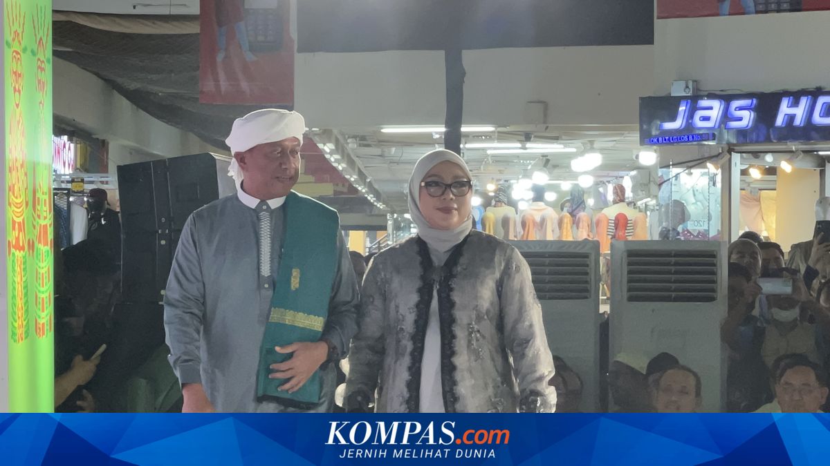 When Jakarta Officials Strut on the "Catwalk" at Jakarta Hijab Festival Tanah Abang