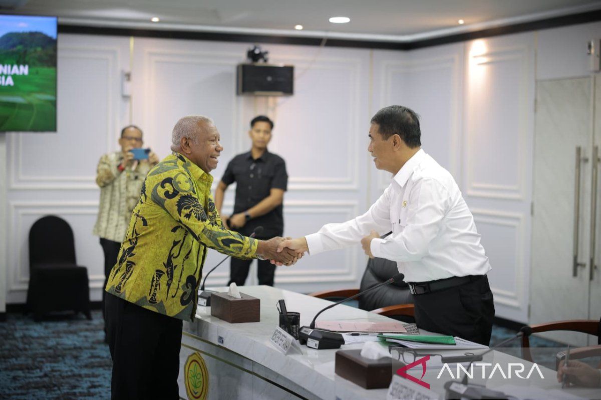 West Papua Governor meets Agriculture Minister to discuss strengthening food sector