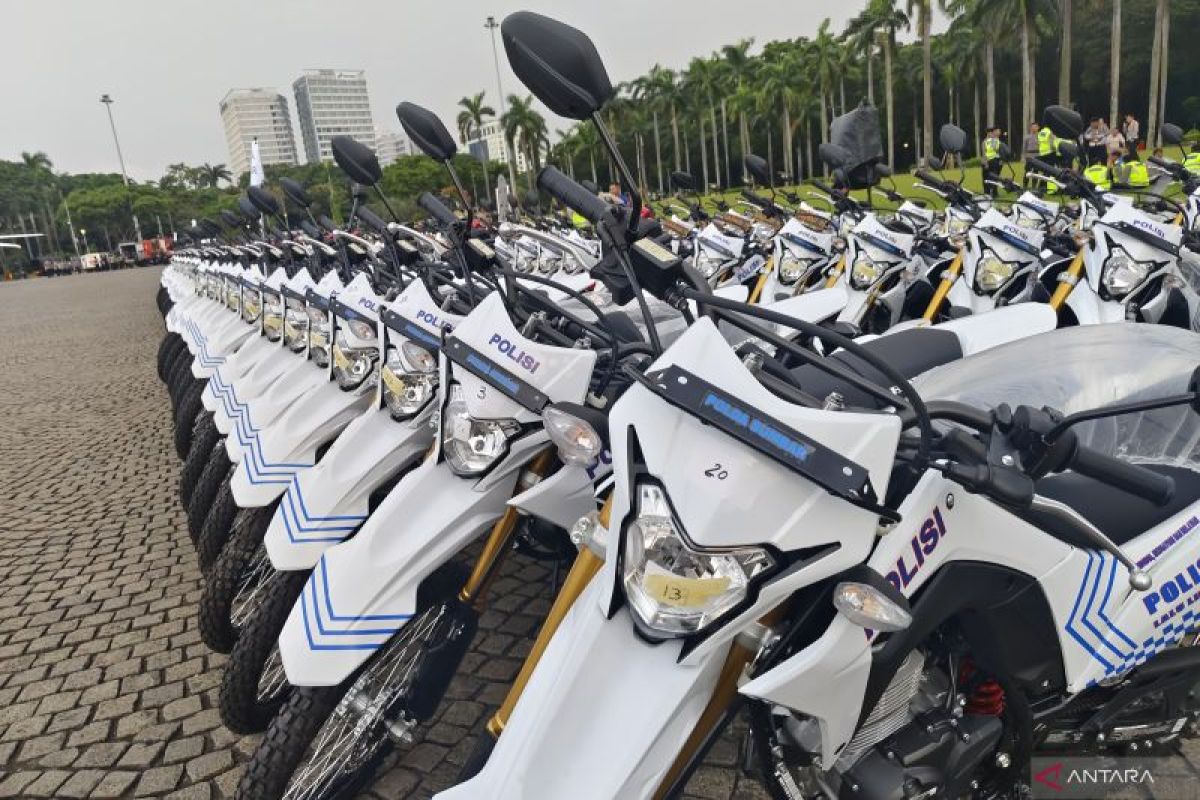 National Police Chief Distributes 50 Motorcycles to Three Regional Police Commands Affected by Flooding Disaster