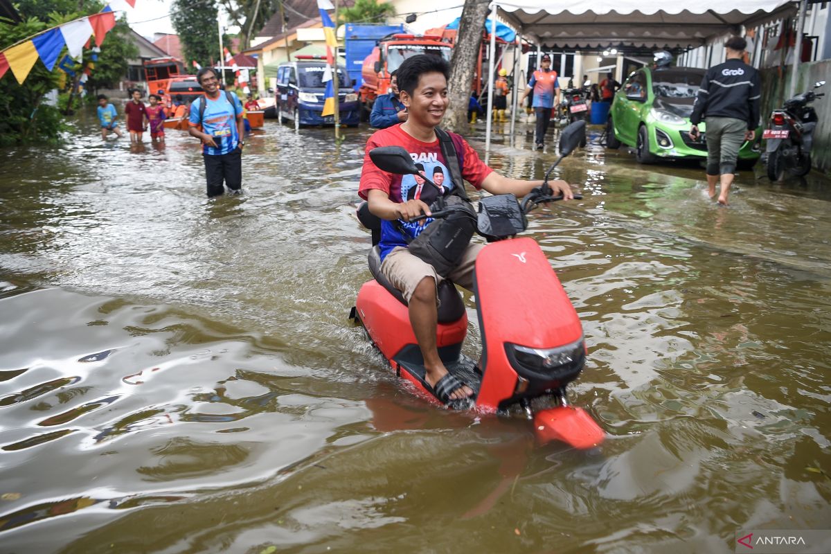Traversing floods with electric motorcycles – is it safe?