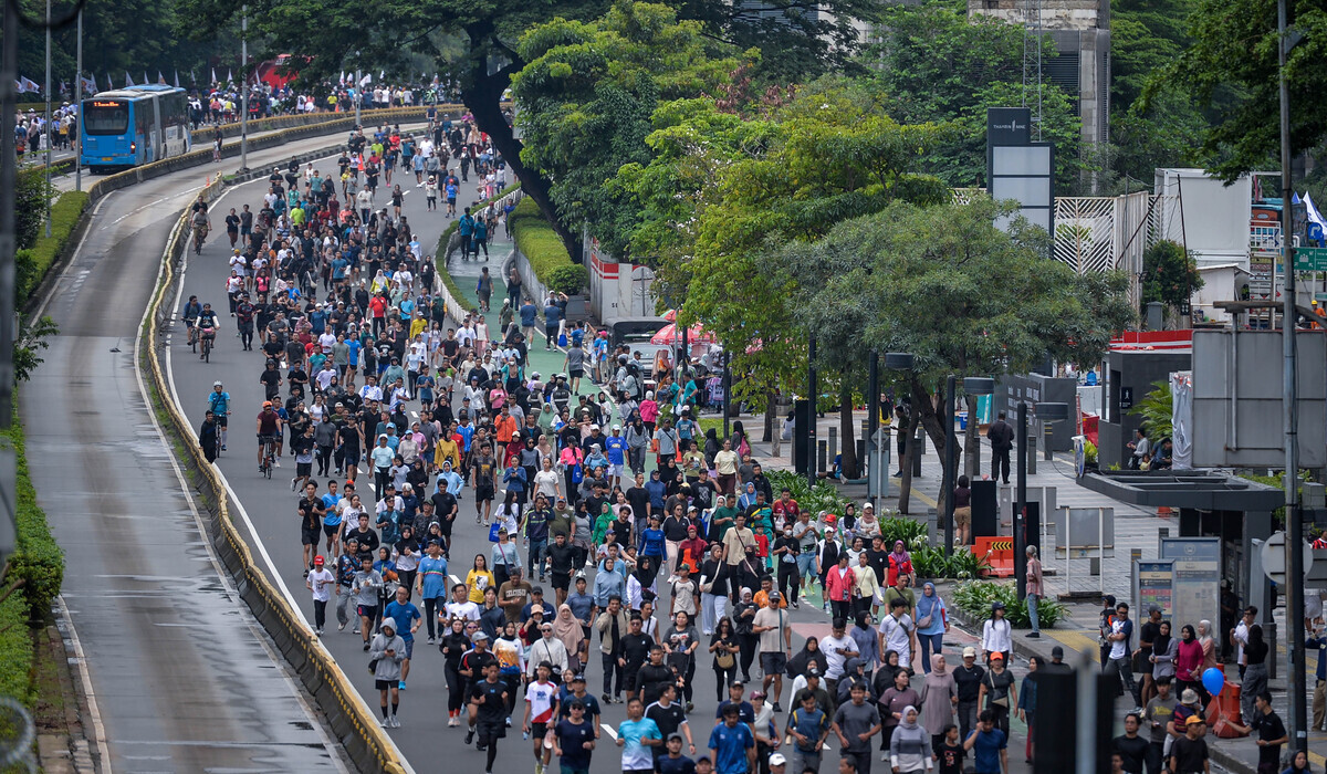 Indonesia's Population Reaches 288.3 Million in 2025, with More Males Than Females