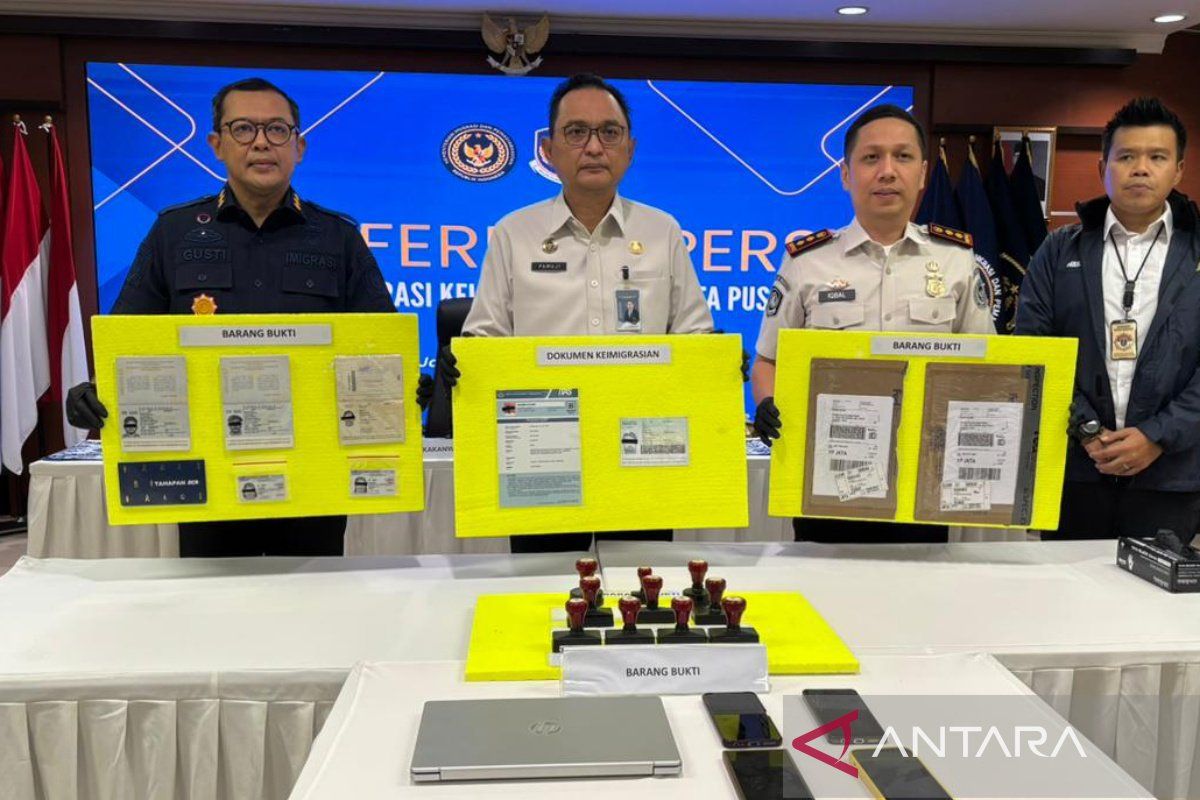 Central Jakarta Immigration Office arrests Pakistani national for passport forgery