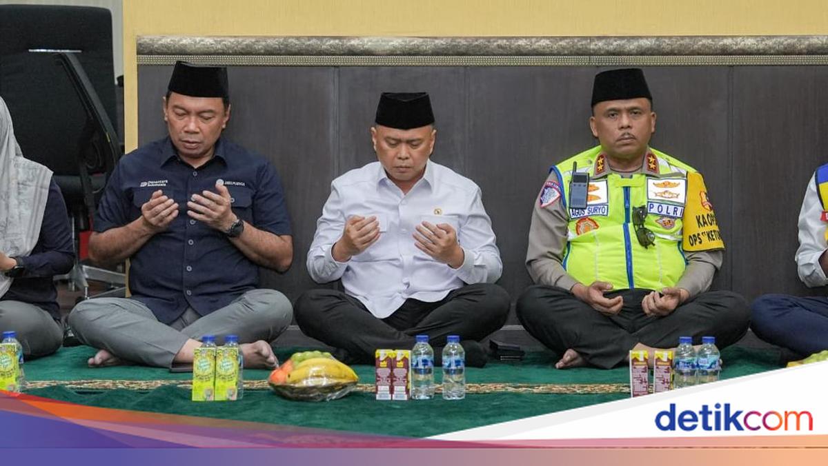 Traffic Police Chief and Transport Minister Hold Joint Prayer for Operation Ketupat 2026