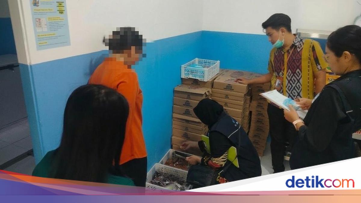 Mouldy Bread from Free Nutrition Programme in West Lombok; Supplier Lacks Health Certification