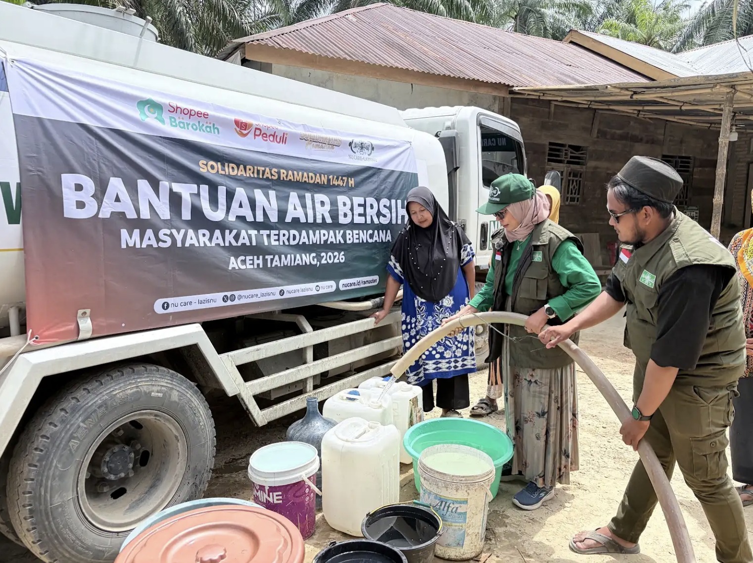 NU Care-LAZISNU and Shopee Barokah Distribute Aid to Disaster-Affected Areas in Aceh and Central Java