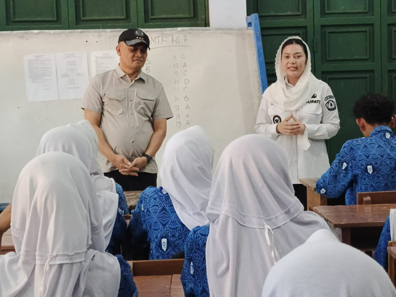 Central Java Governor Calls for Acceleration of Landslide Road Repairs in Brebes