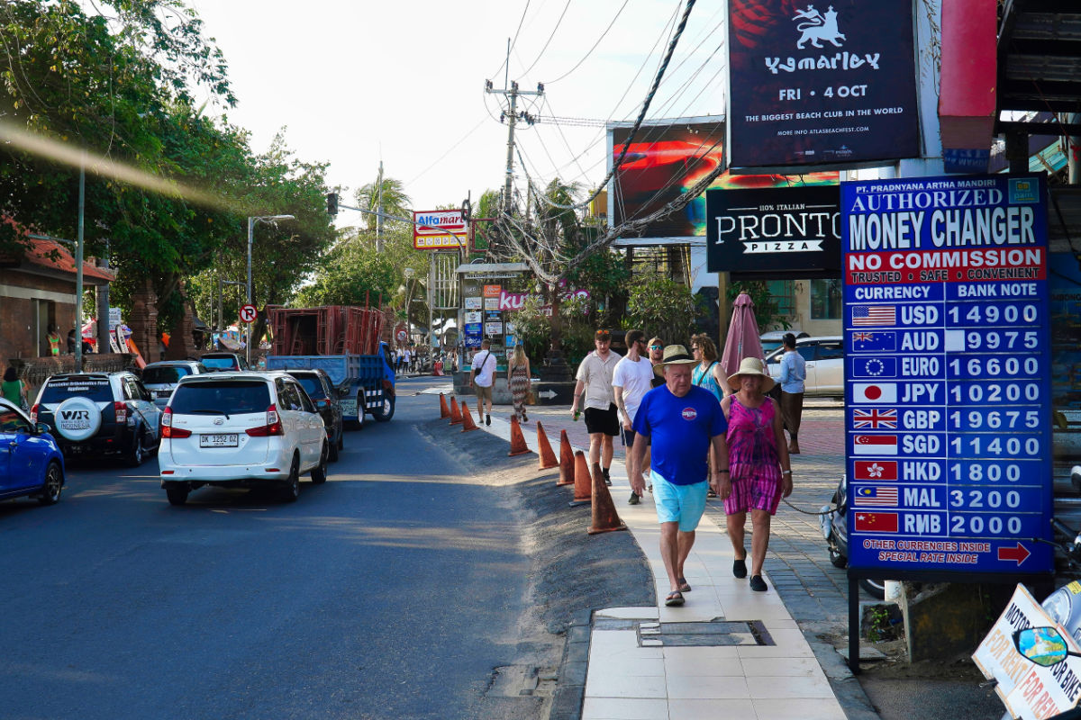 Bali Governor Cracks Down On Illegal Money Changers In Top Tourism Destinations