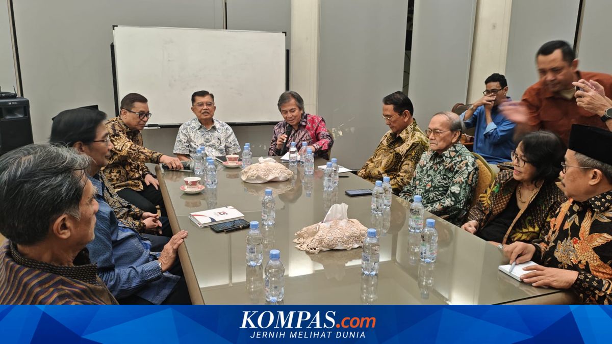 Several Former Ambassadors and Analysts Meet with JK